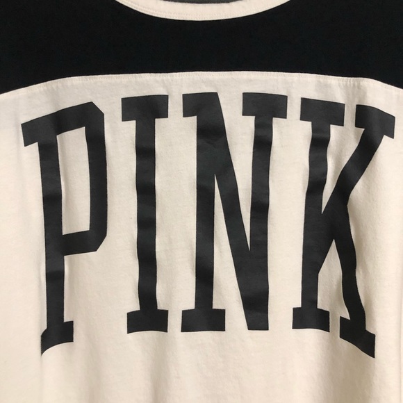 ****SOLD*****Pink black white oversize top Size L - Picture 2 of 4